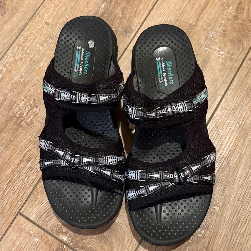 Sketchers outdoor lifestyle Sandals with Patterned Straps